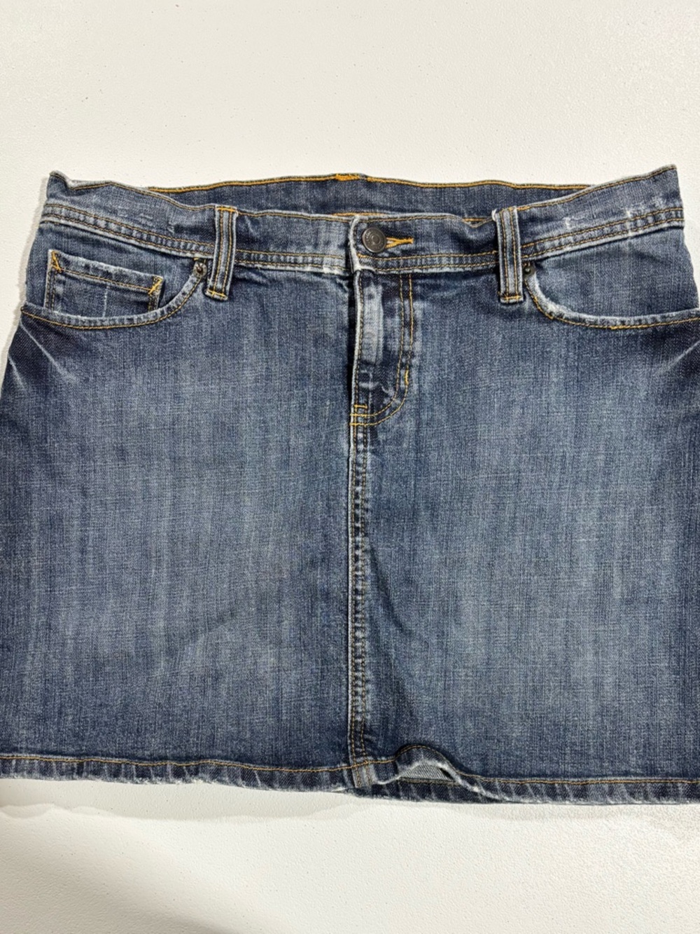 GAP Light Blue Denim Skirt with Contrast Yellow Stitching size 4